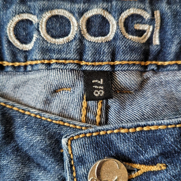 Coogi Women's Distressed Skinny Jeans •Size 7/8• - Picture 7 of 11